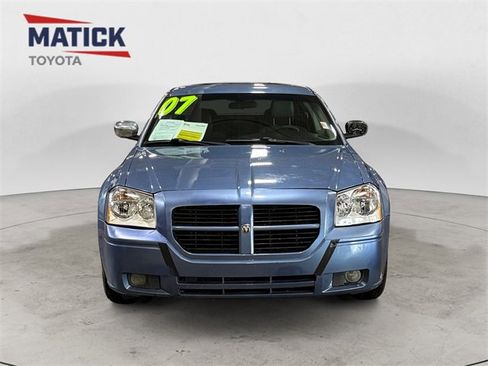 Used 2007 Dodge Magnum SXT image 2