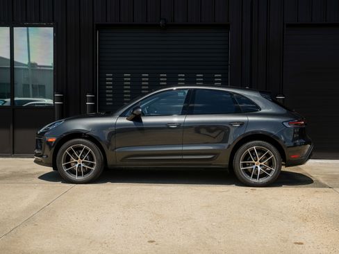 New 2026 Porsche Macan image 2
