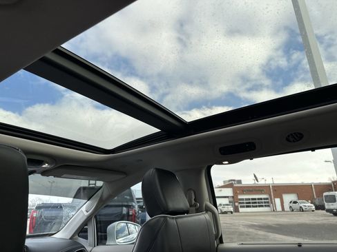 Used 2022 Chrysler Pacifica Limited image 21