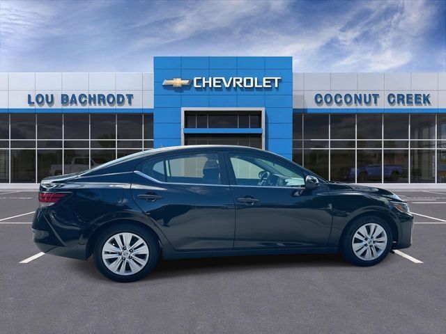 Used 2024 Nissan Sentra S FWD image 9