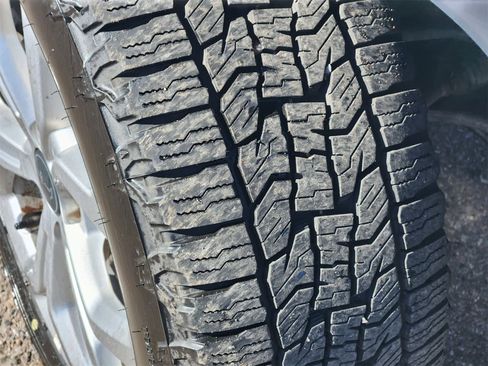 Used 2025 Jeep Compass Sport image 13