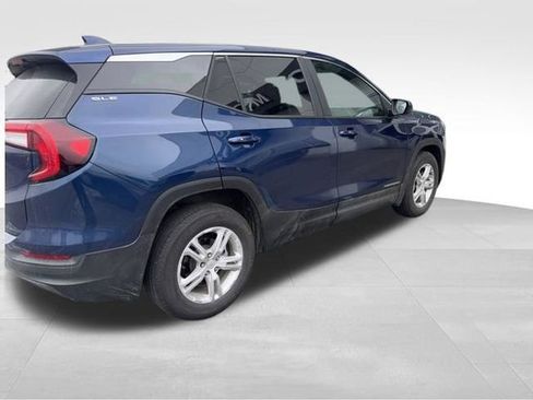 Used 2023 GMC Terrain SLE image 7