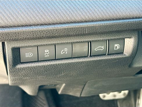 Used 2025 Toyota Camry SE image 17