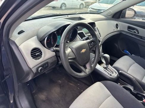 Used 2013 Chevrolet Cruze LS FWD image 8