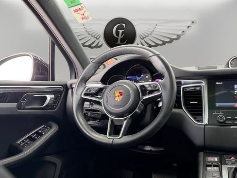 Used 2018 Porsche Macan image 12