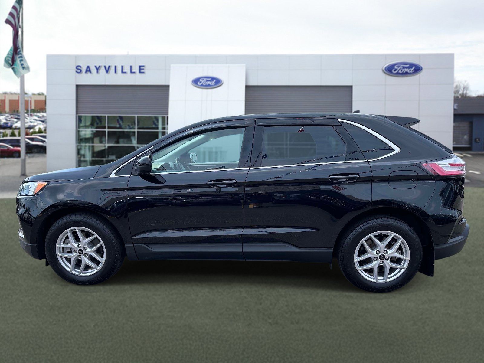 Certified 2023 Ford Edge SEL w/ Convenience Package AWD/4WD image 2