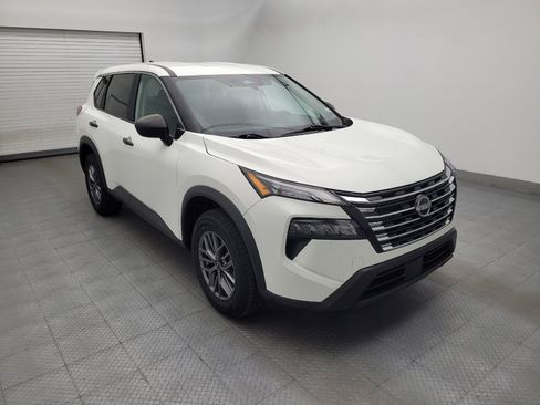 Used 2024 Nissan Rogue S AWD/4WD image 13