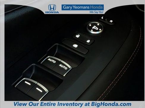 Certified 2025 Honda HR-V Sport image 24