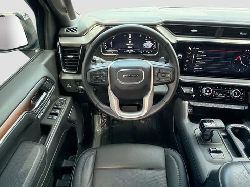 Used 2025 GMC Sierra 1500 Denali w/ Technology Package AWD/4WD image 16