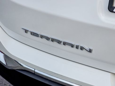 Used 2022 GMC Terrain SLT w/ Infotainment Package II image 18