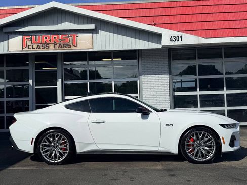 Used 2024 Ford Mustang GT Premium RWD image 2