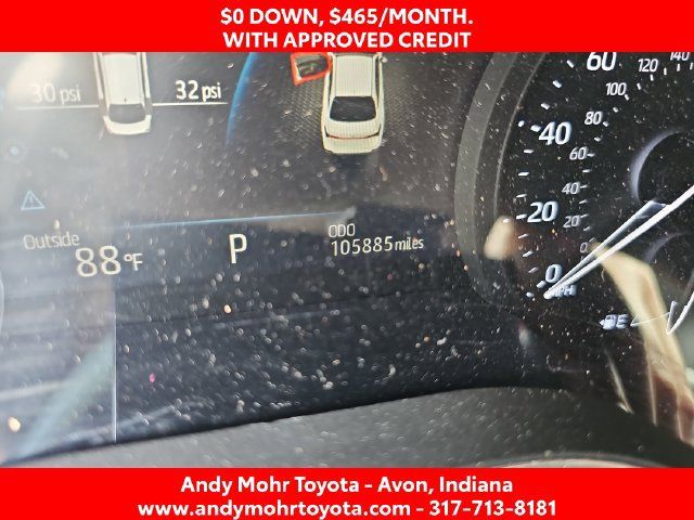 Used 2019 Toyota Avalon XLE w/ Moonroof Package FWD image 19