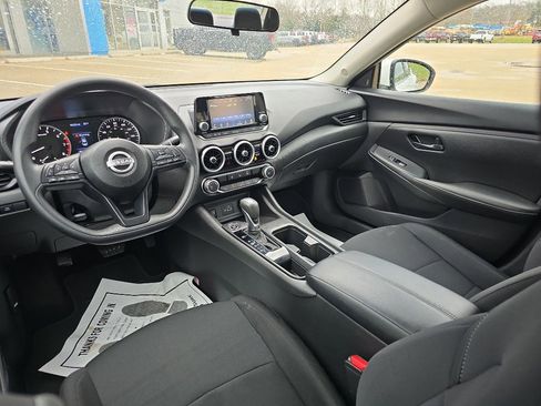 Used 2024 Nissan Sentra S image 9