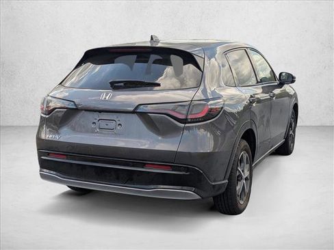 Used 2023 Honda HR-V EX-L image 2