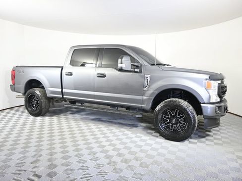 Used 2022 Ford F250 XLT w/ Black Appearance Package AWD/4WD image 9