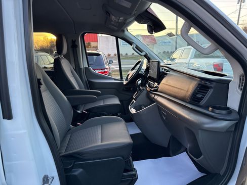 Used 2023 Ford Transit 350 XLT image 37