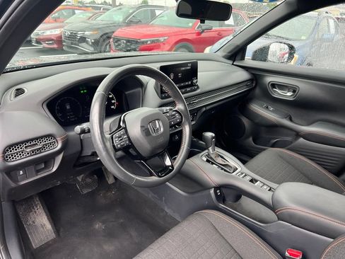 Used 2024 Honda HR-V Sport image 9