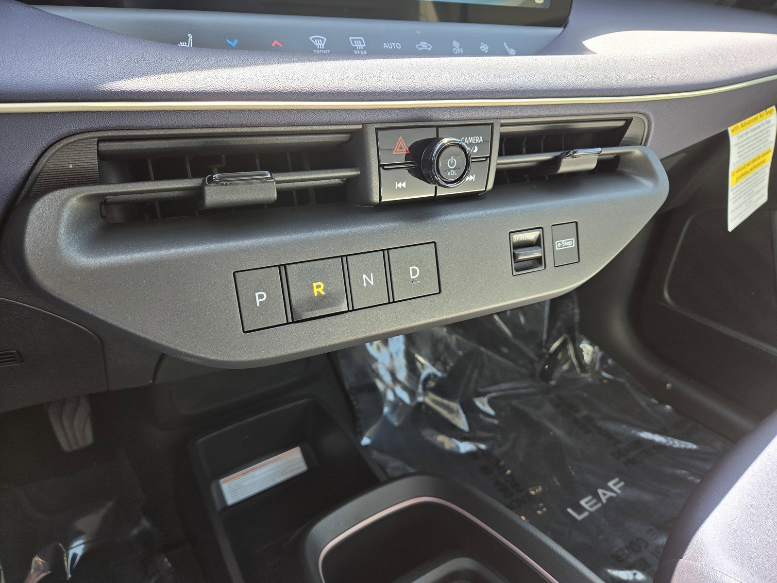 New 2026 Nissan Leaf Platinum+ w/ Illuminated Package FWD image 14