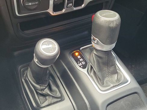 Used 2021 Jeep Gladiator Sport AWD/4WD image 34