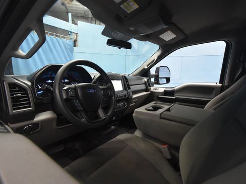 Used 2019 Ford F250 XL w/ STX Appearance Package image 2