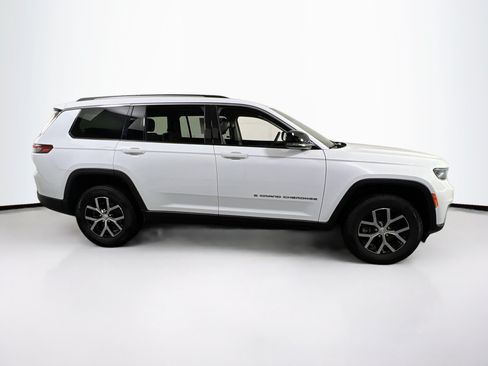 Used 2023 Jeep Grand Cherokee L Limited AWD/4WD image 4