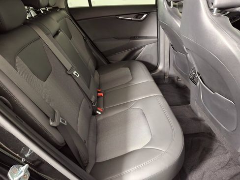 Used 2023 Kia Niro EX Touring image 27
