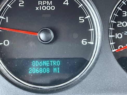 Used 2007 Chevrolet Avalanche LT w/ LT Preferred Equipment Group AWD/4WD image 15