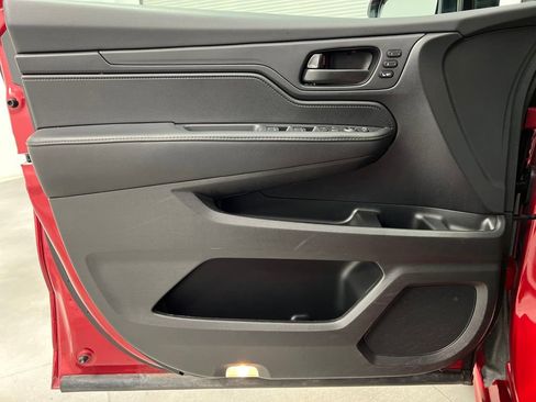 Used 2025 Honda Odyssey Sport-L image 11