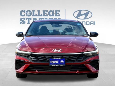 Used 2025 Hyundai Elantra Sport w/ Cargo Package FWD image 4