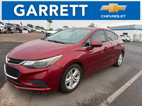 Used 2017 Chevrolet Cruze LT FWD image 1