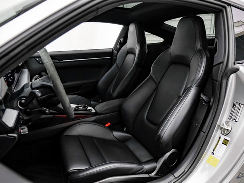 Used 2024 Porsche 911 Carrera GTS image 41