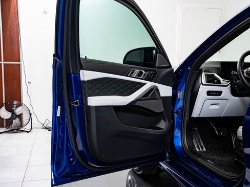 Used 2025 BMW X6 M Competition w/ Executive Package image 27