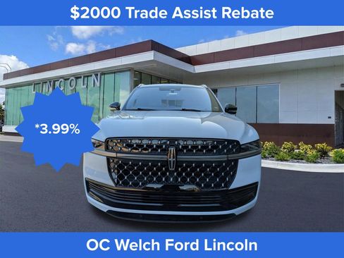 Certified 2025 Lincoln Navigator Black Label AWD/4WD image 9