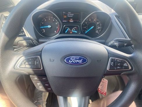 Used 2018 Ford Escape SE image 21