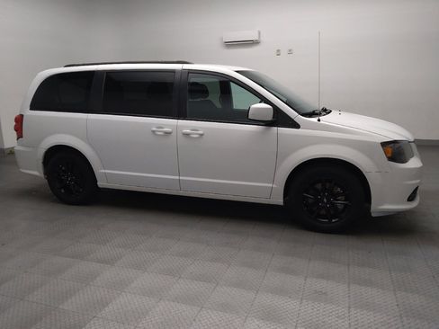 Used 2020 Dodge Grand Caravan SE image 11