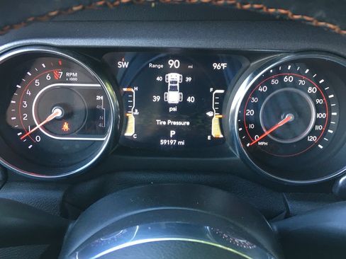 Used 2021 Jeep Gladiator Mojave AWD/4WD image 2