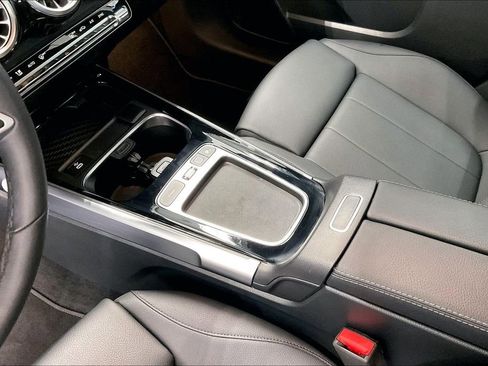 Used 2026 Mercedes-Benz GLB 250 4MATIC image 16