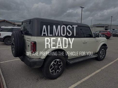 Used 2025 Ford Bronco Outer Banks AWD/4WD image 4