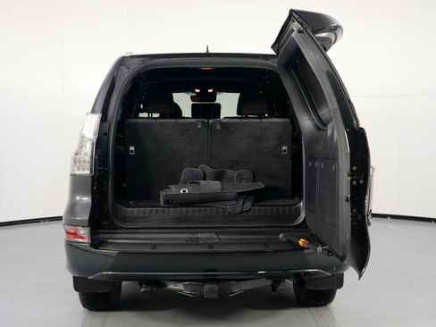 Used 2023 Lexus GX 460 Premium image 10