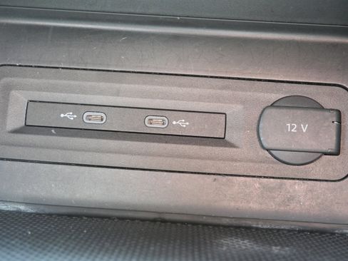 Certified 2023 Volkswagen Atlas Cross Sport SE image 30