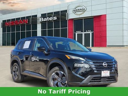 Certified 2025 Nissan Rogue SV image 1