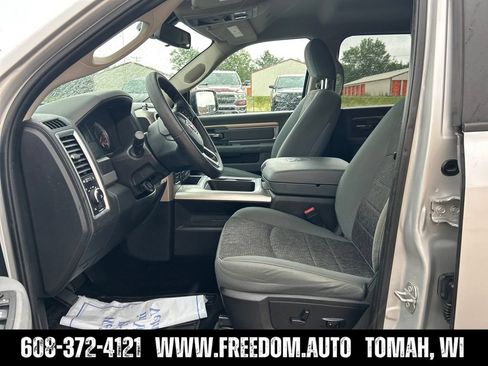 Used 2017 RAM 1500 Classic SLT AWD/4WD image 9