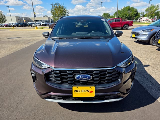 Used 2023 Ford Escape ST-Line w/ Tech Pack #1 AWD/4WD image 4