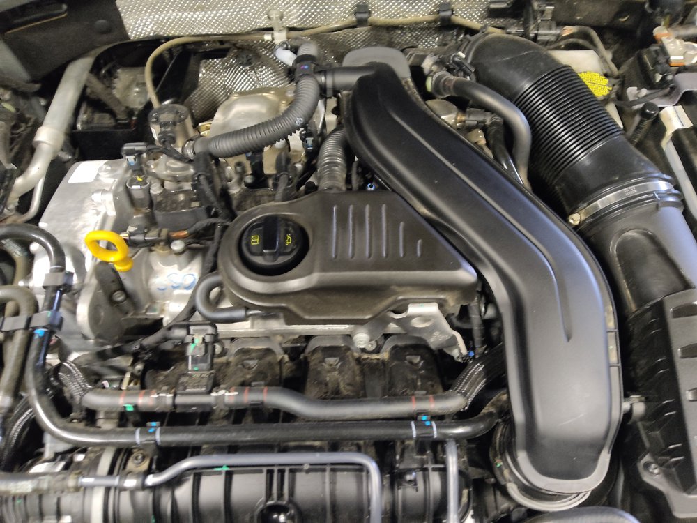 Used 2025 Volkswagen Jetta SE FWD image 30