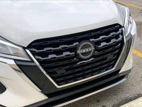 Used 2024 Nissan Kicks SV image 28