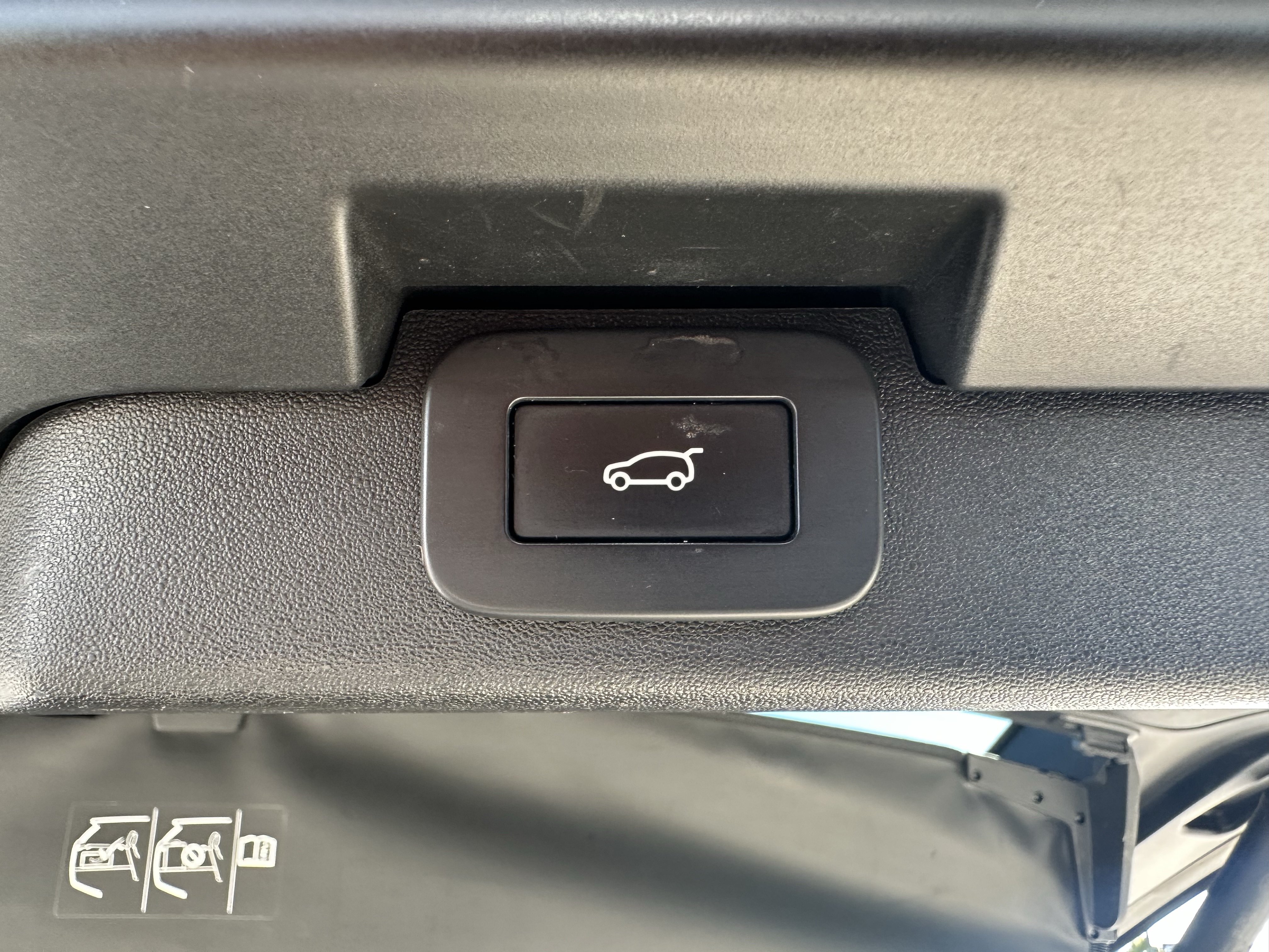 Certified 2023 Land Rover Discovery S R-Dynamic AWD/4WD image 35