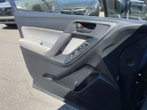 Used 2017 Subaru Forester 2.5i w/ Alloy Wheel Package image 23