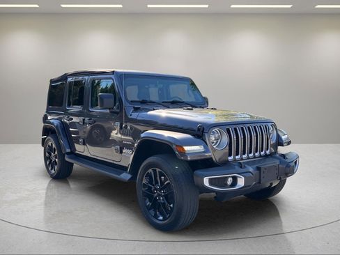 Used 2021 Jeep Wrangler Unlimited Sahara w/ Cold Weather Group AWD/4WD image 7