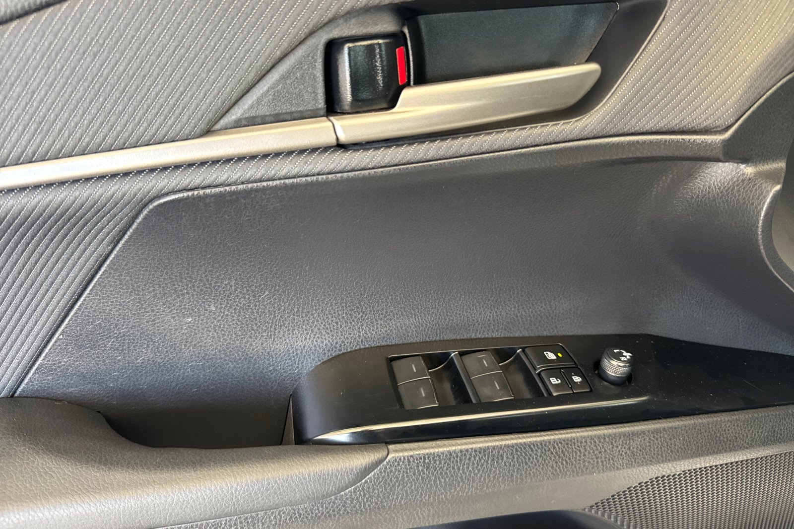 Certified 2025 Toyota Camry SE FWD image 10