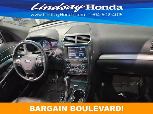 Used 2016 Ford Explorer XLT w/ Equipment Group 202A AWD/4WD image 12